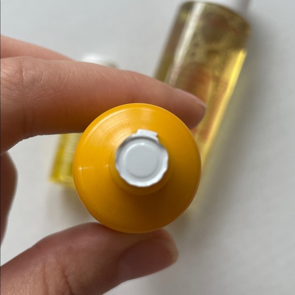 Set 3 Clarins Hydrating Toning Lotion, Hydrating Oil-Balm & Body Treatment Oil - Picture 4 of 5